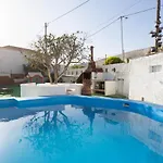 بيت للعطل Mountain, Seaviews, And Pool Relax By Sunkeyrents *